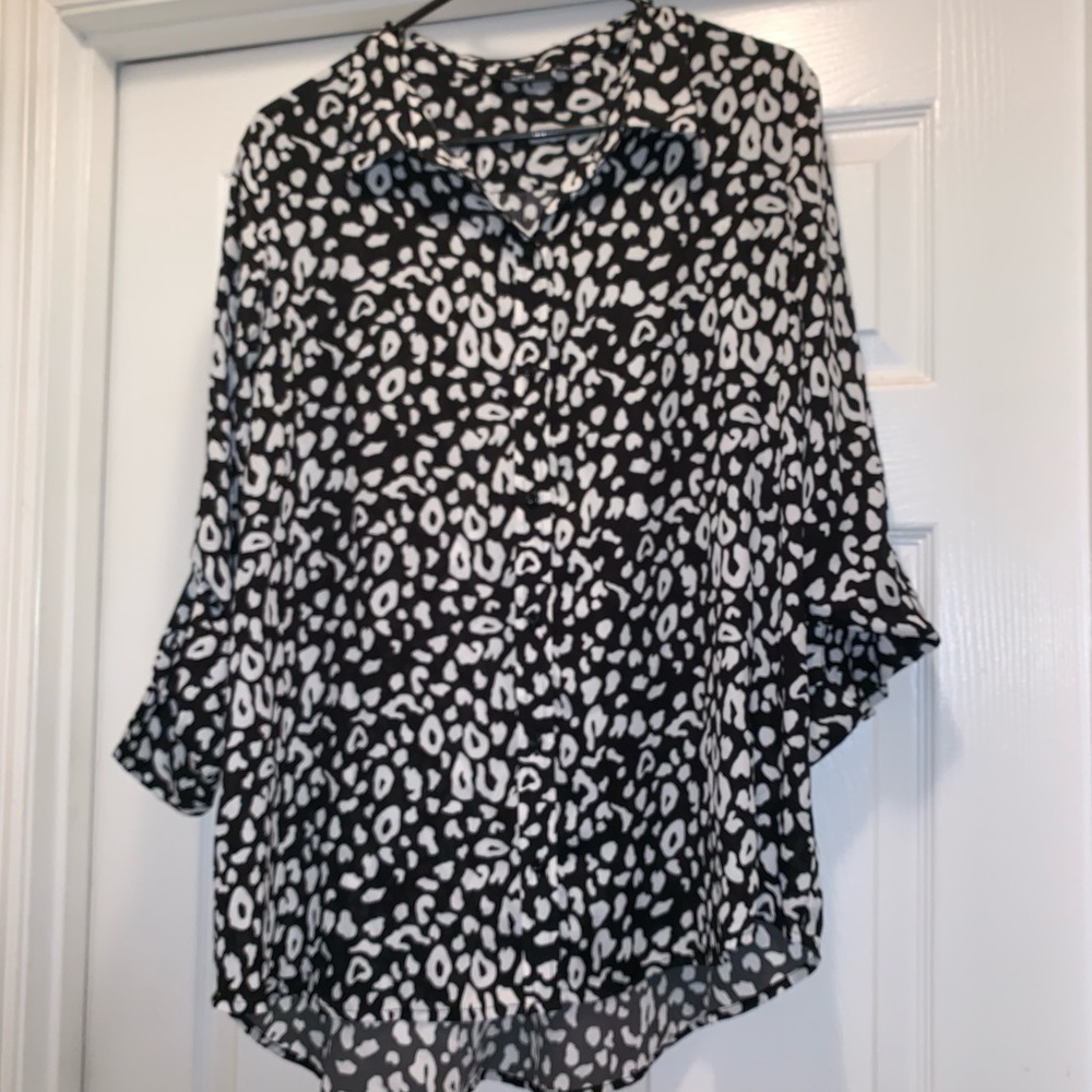 Apt 9 button down long sleeve animal print shirt.